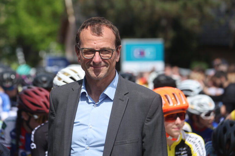le président de la FFC, Michel Callot fait le biland es championnats du monde de cyclo-cross UCI 2025